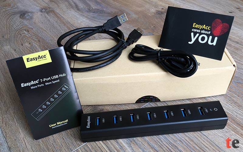 EasyAcc USB 3.0 7-Port Hub mit Zubehör und Verpackung