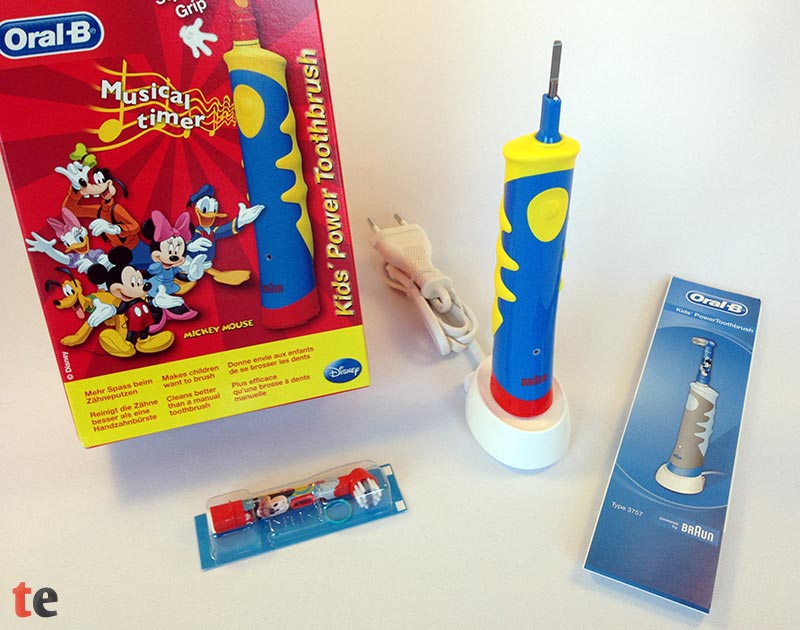 Oral-B Kinderzahnbürste mit Verpackung und Zubehör