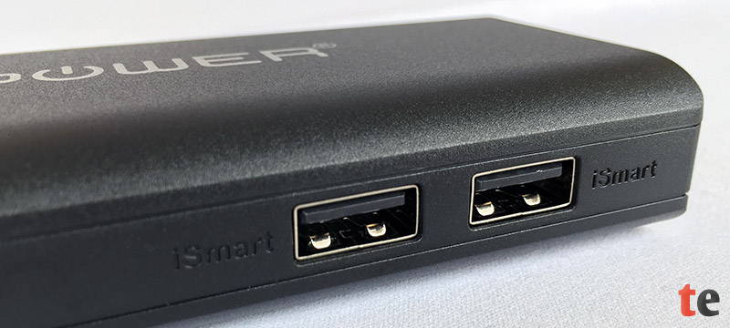 RAVPowers USB-Ladebuchsen unterstützen eine automatische Erkennung der maximalen Ladeleitung der angeschlossenen Geräte. Der Hersteller nennt diese Technologie 'iSmart'.