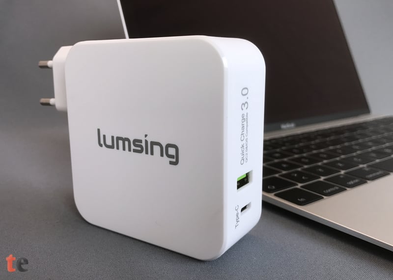 Der Lumsing USB-C Netzteil ist kompatibel zur USB-PD Spezifikation und eignet sich daher ideal zum Aufladen eines Apples MacBook, welches vollständig auf den USB-C Anschluss setzt.