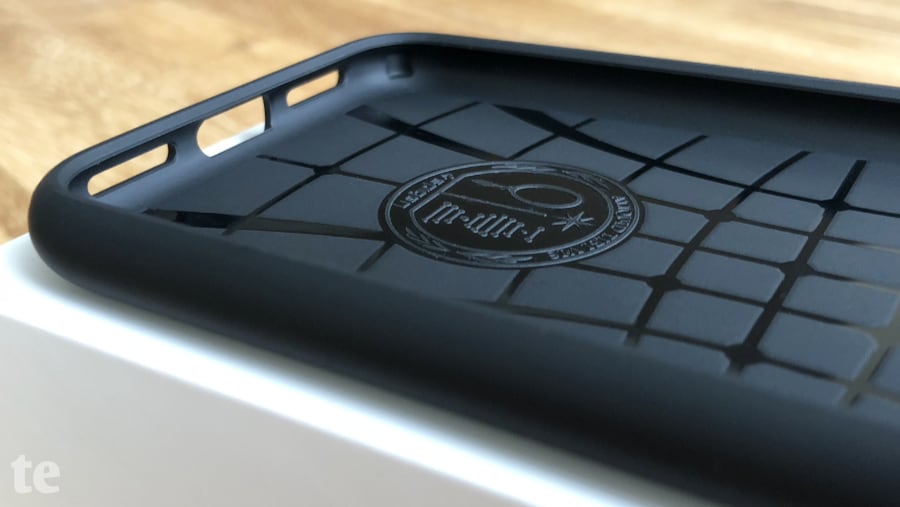 Spigen Liquid Air Hülle aus Soft-TPU-Material